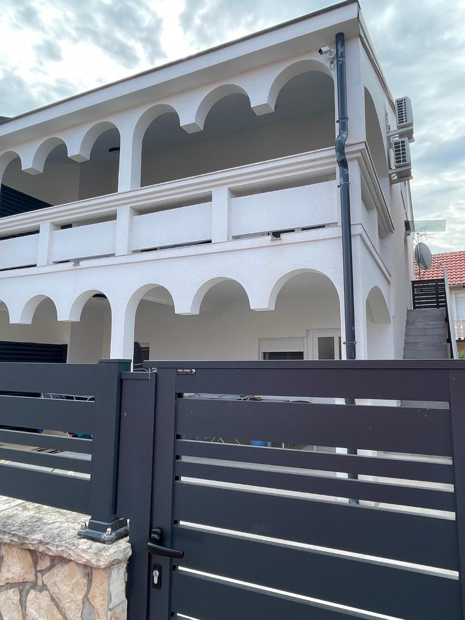 Apartmenthouse Ines Vir Ngoại thất bức ảnh