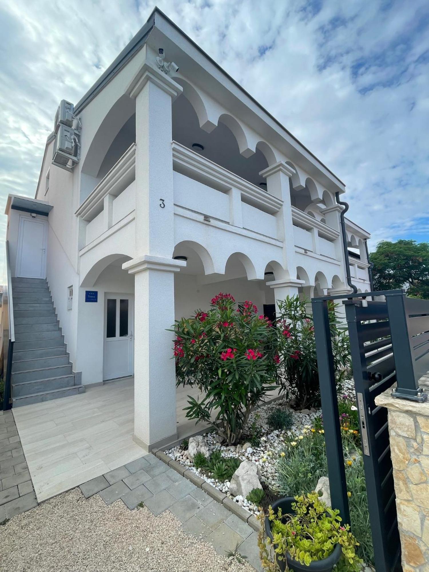 Apartmenthouse Ines Vir Ngoại thất bức ảnh